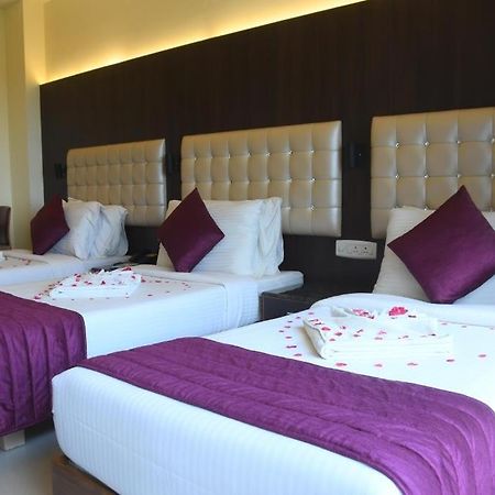 Hotel Sr Tiruchendur Tiruchchendūr Екстериор снимка