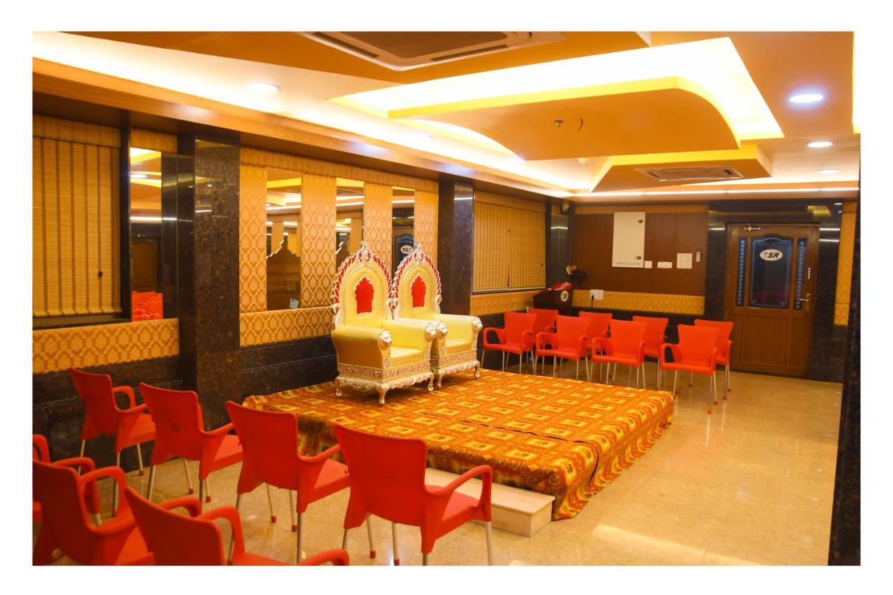 Hotel Sr Tiruchendur Tiruchchendūr Екстериор снимка