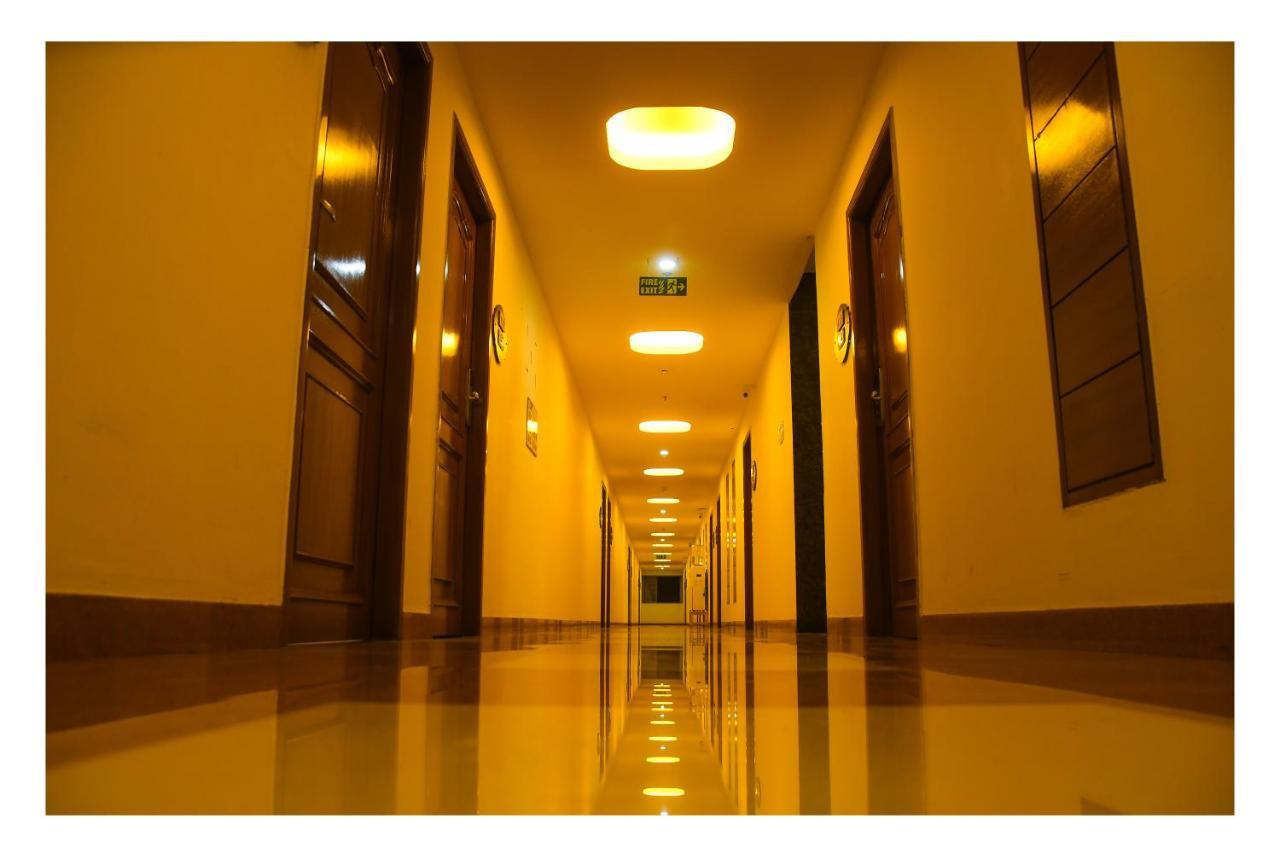 Hotel Sr Tiruchendur Tiruchchendūr Екстериор снимка