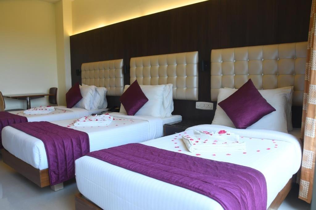 Hotel Sr Tiruchendur Tiruchchendūr Екстериор снимка