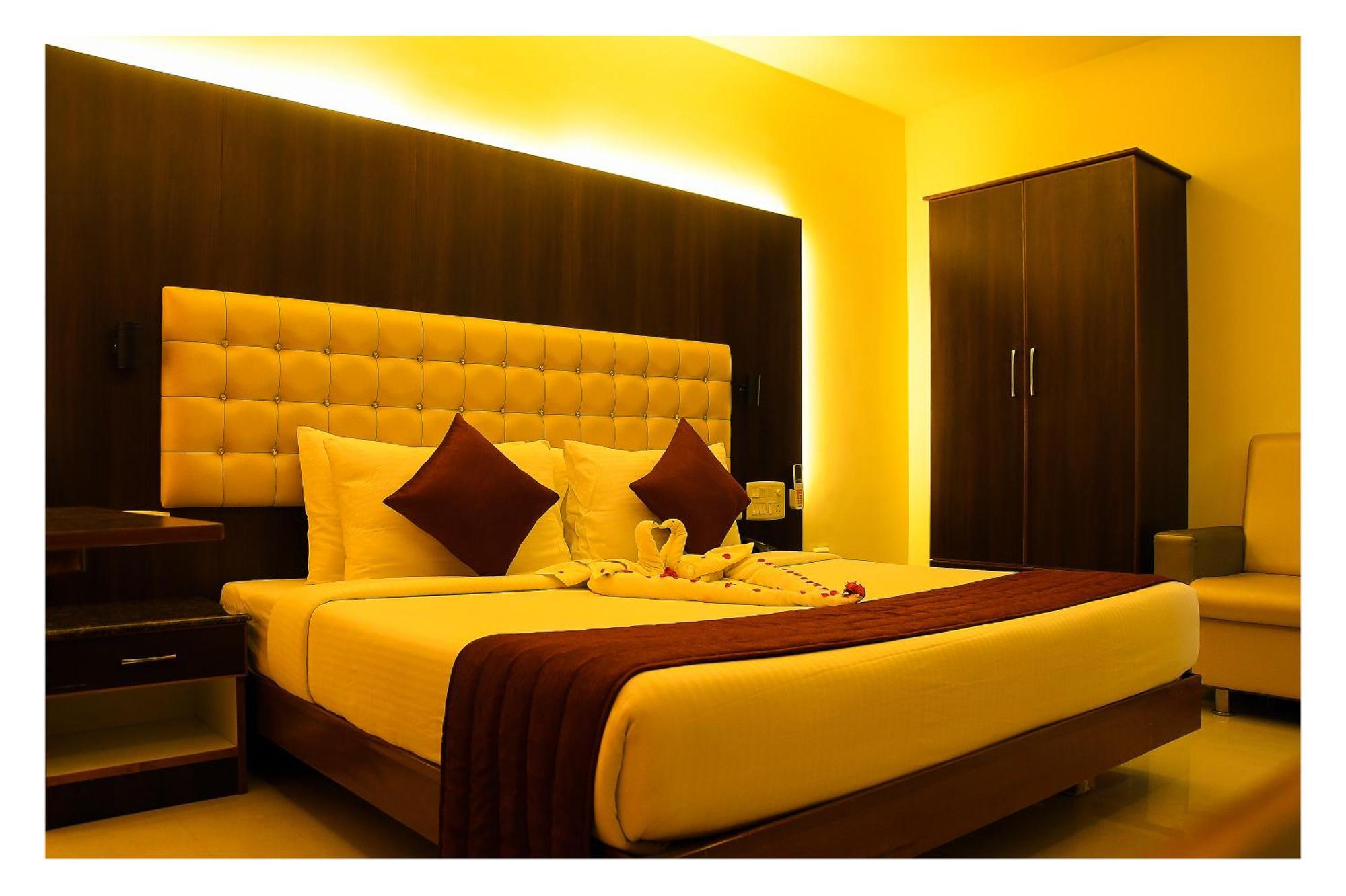 Hotel Sr Tiruchendur Tiruchchendūr Екстериор снимка